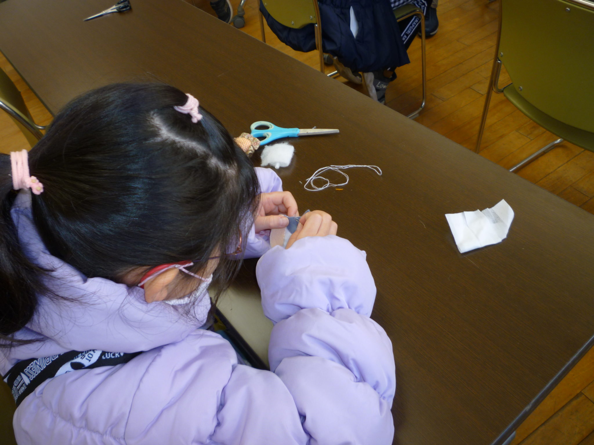 「小学生マスコット作り!」の様子 若草台地区センター